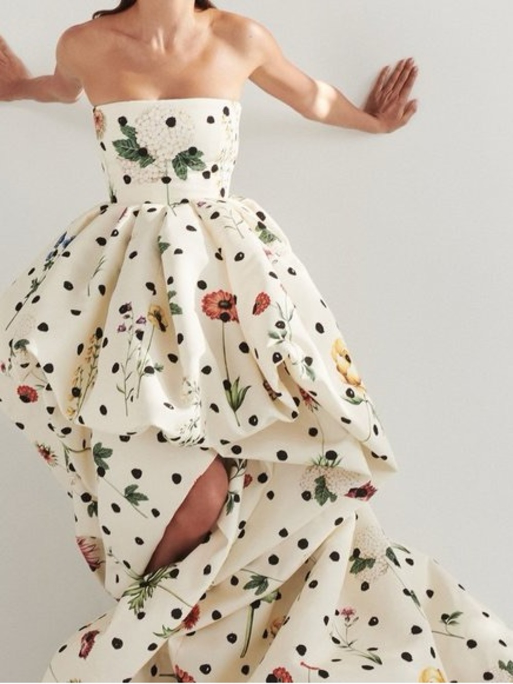 ISO!!! Oscar de la renta la faille Ivory Floral Polka Dot Gown- any size.